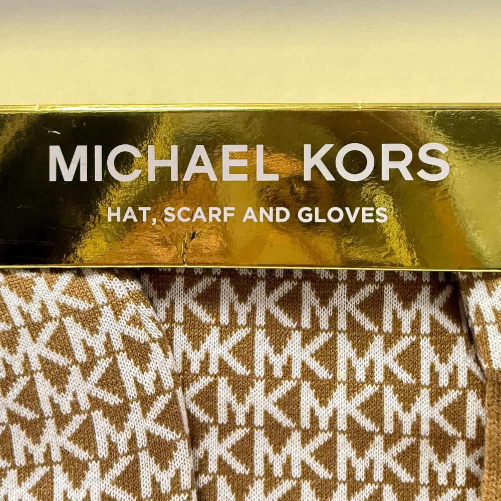 Michael Kors , Hat, Scarf and Gloves set - Picture 1 of 2